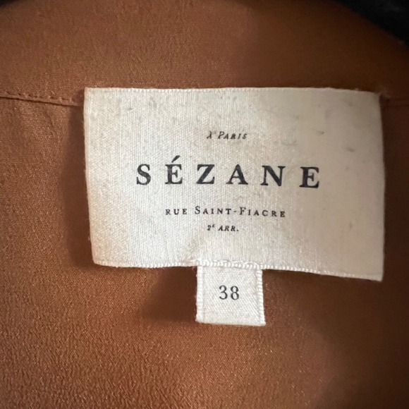 Sezane Tan Blouse with Scalloped Trim - Picture 4 of 10